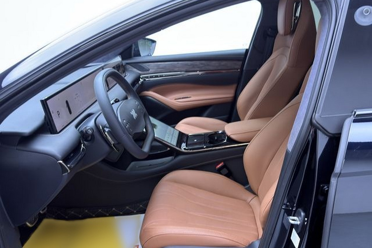 2022 Nazhijie Automobile Zhiji L7 - Main View