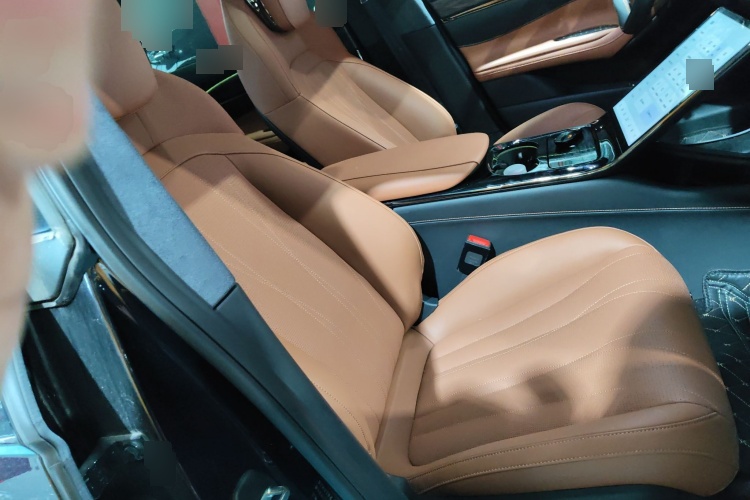 2022 Nazhijie Automobile Zhiji L7 - Main View