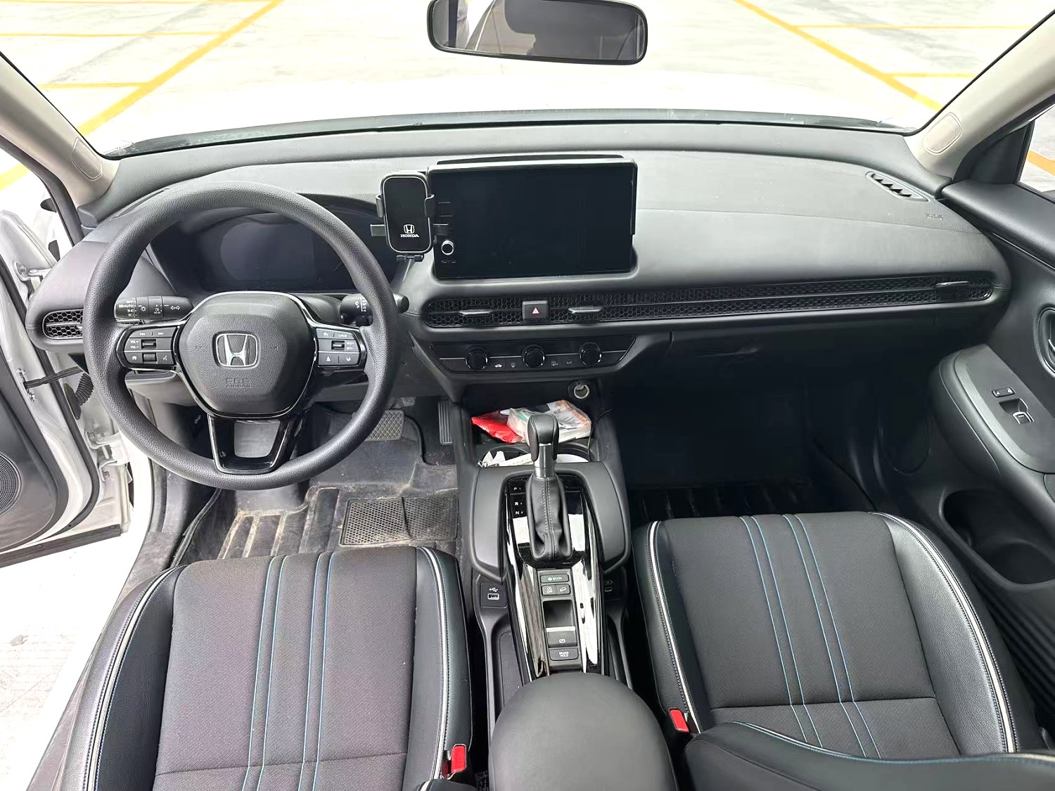 2023 Toyota HR-V - Main View