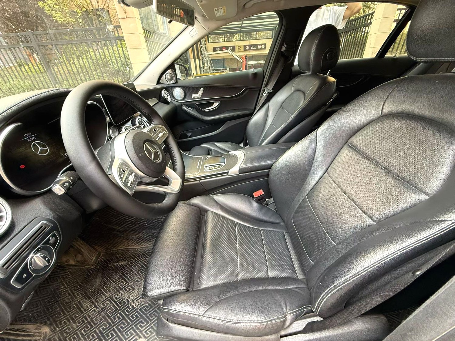 2020 Benz C 200L - Main View
