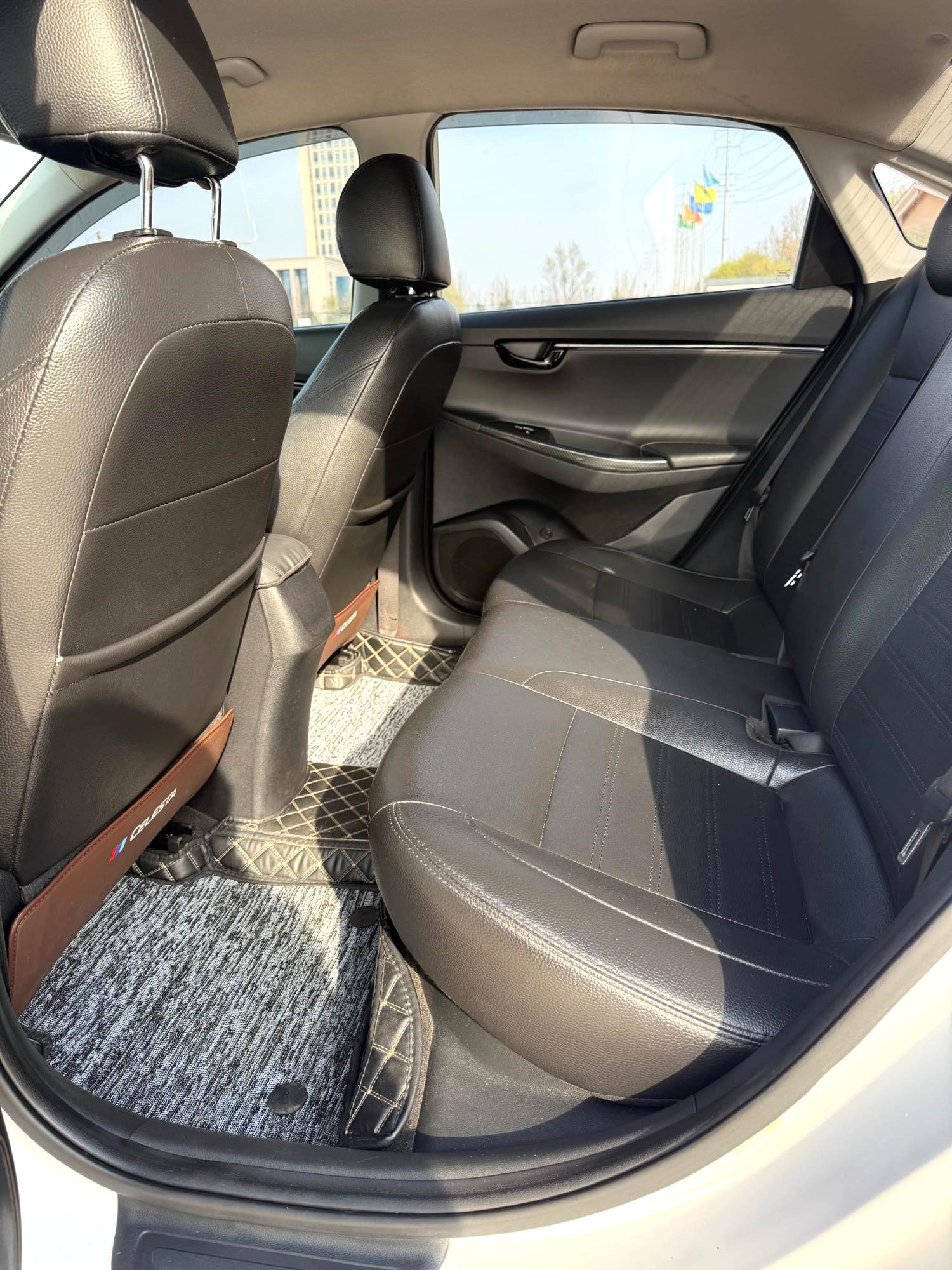 2018 Hyundai ELANTRA - Main View