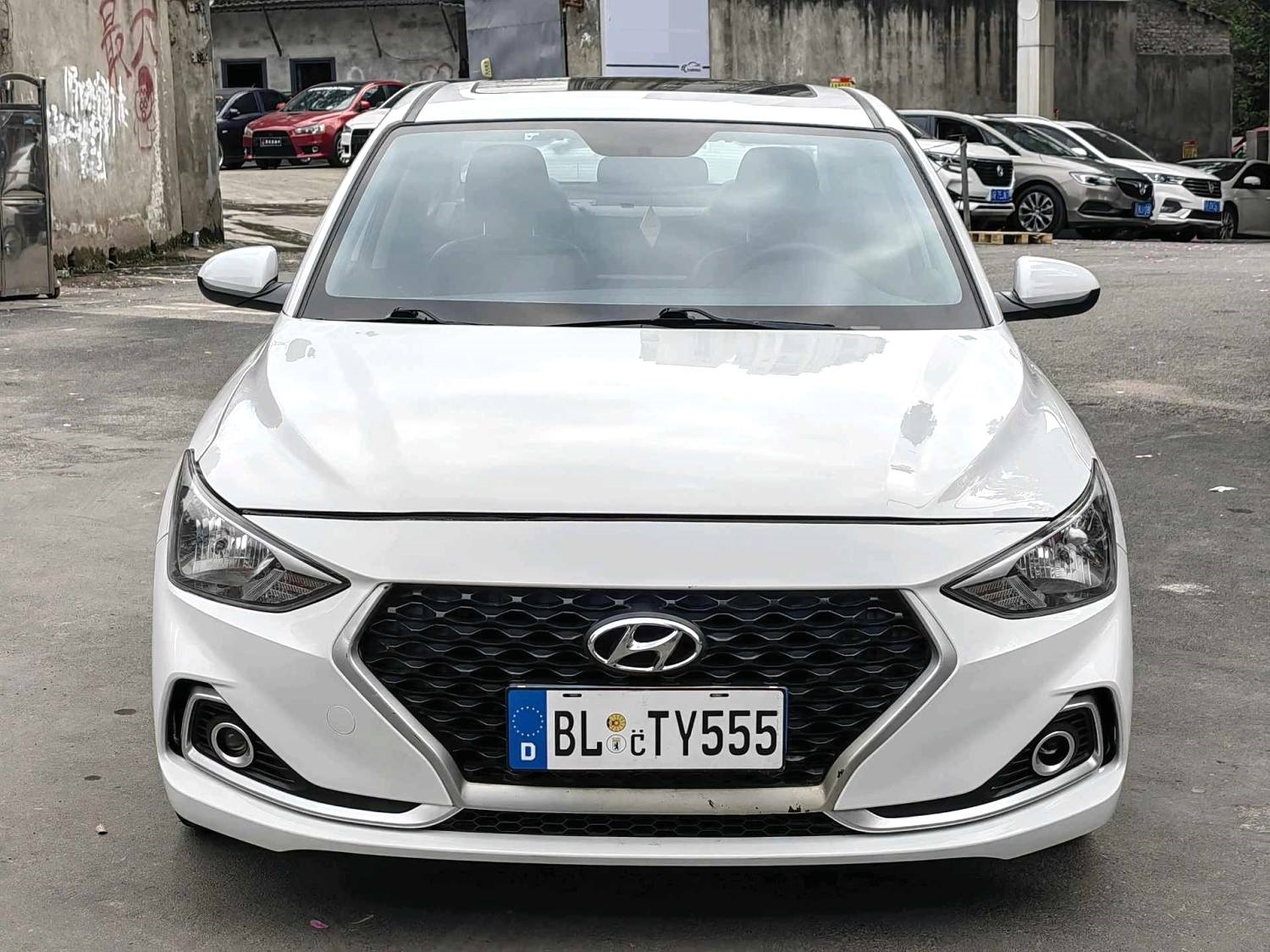 2018 Hyundai ELANTRA - Main View