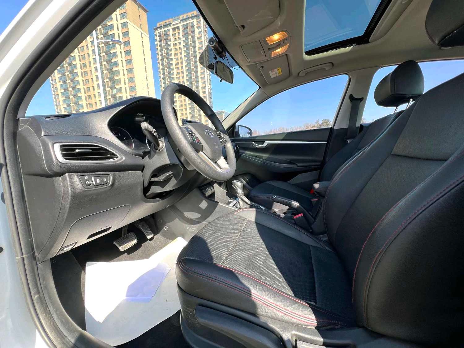 2017 Hyundai ELANTRA - Main View