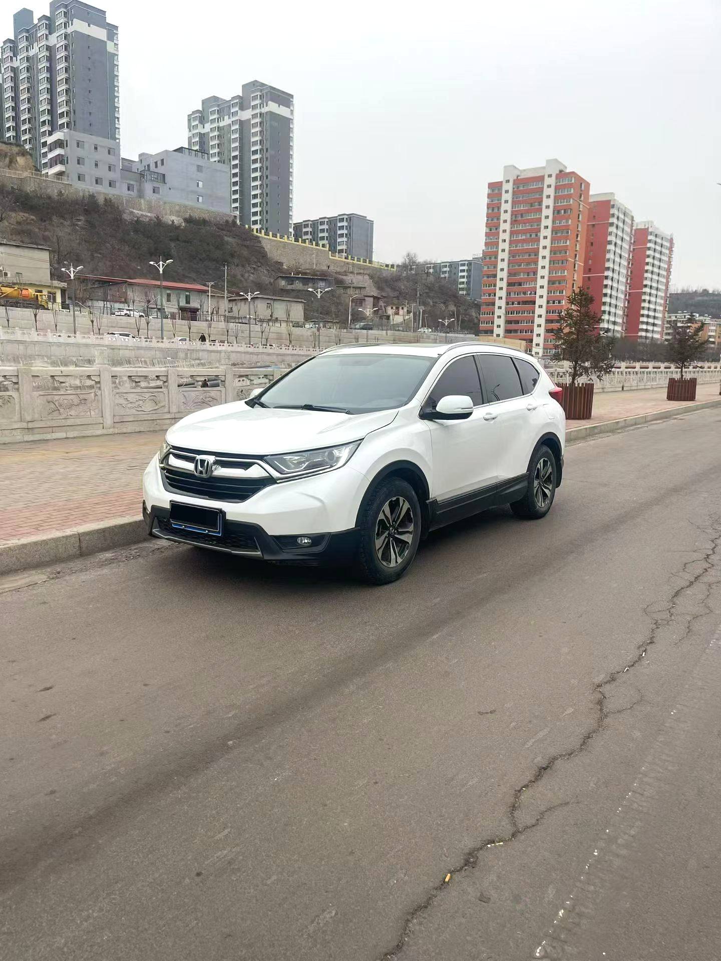 2017 Honda CR-V - Main View