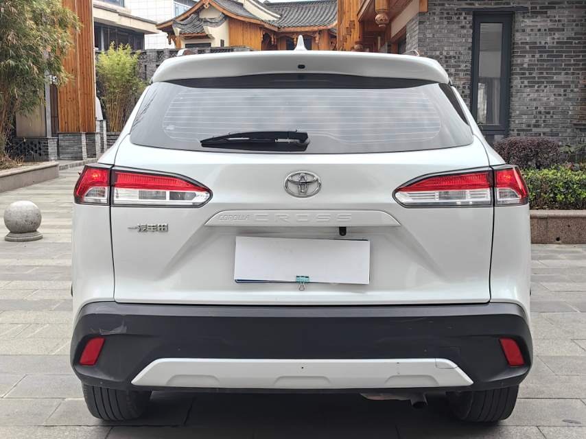 2022 TOYOTA Corolla Cross - Main View