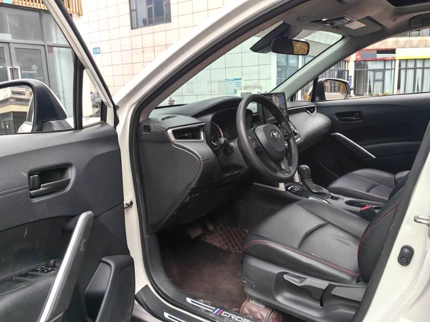 2022 TOYOTA Corolla Cross - Main View
