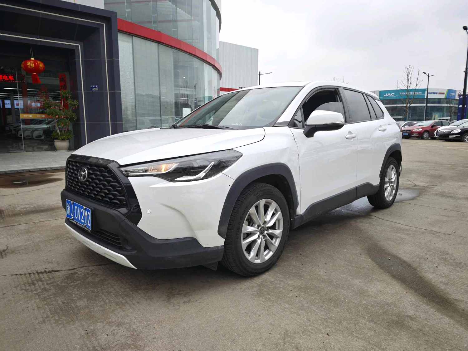 2022 TOYOTA Corolla Cross - Main View