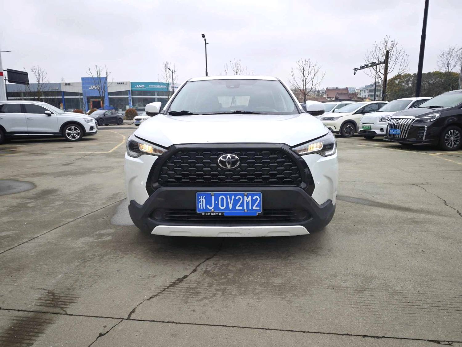 2022 TOYOTA Corolla Cross - Main View