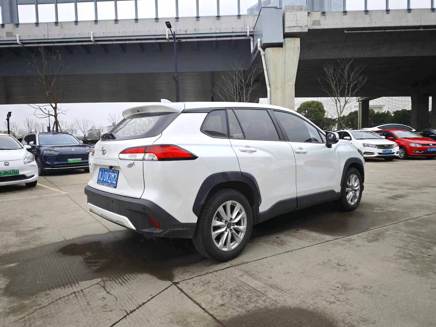 2022 TOYOTA Corolla Cross - Main View