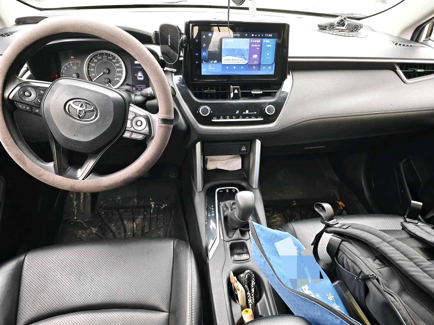 2022 TOYOTA Corolla Cross - Main View