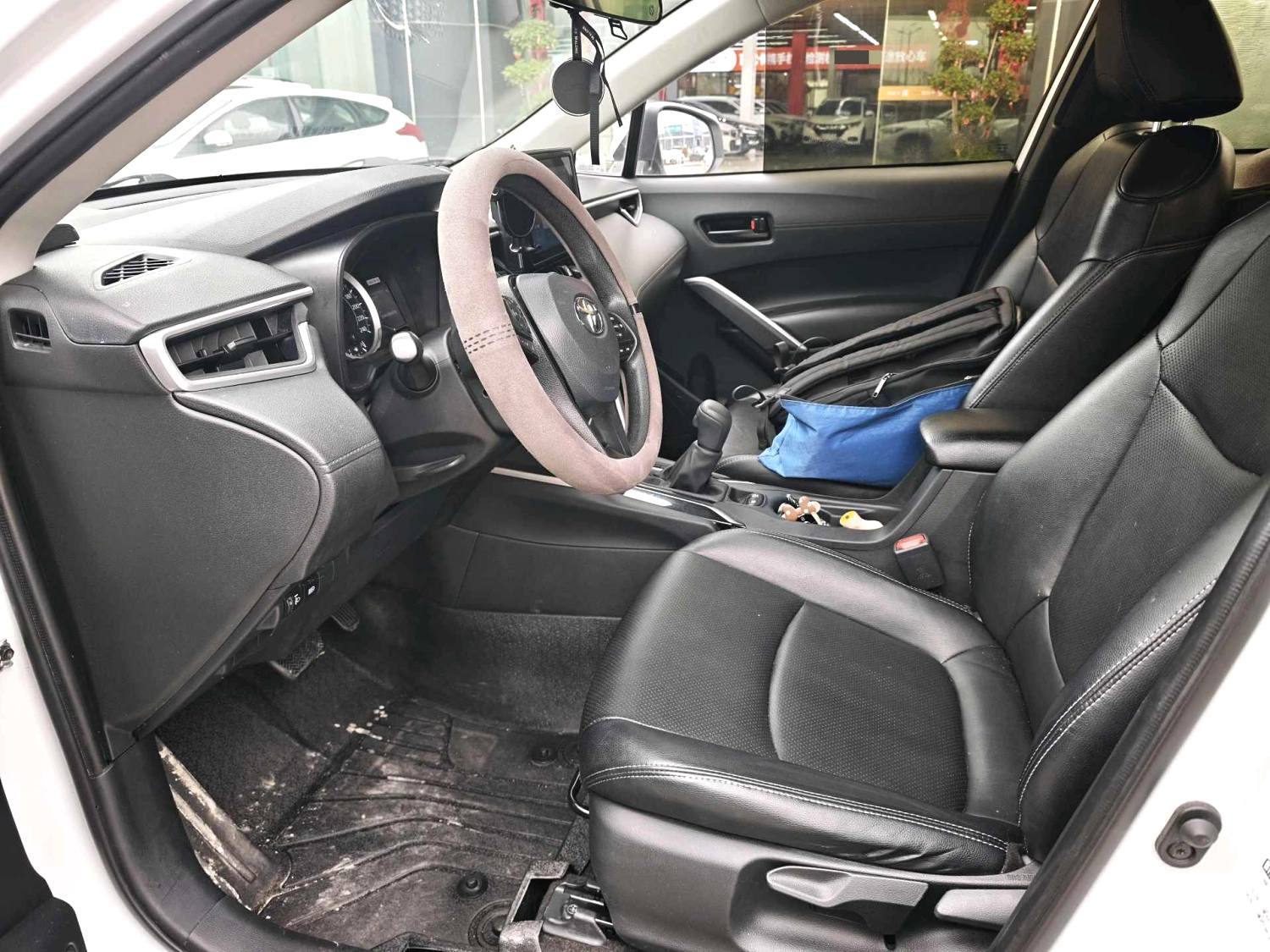 2022 TOYOTA Corolla Cross - Main View