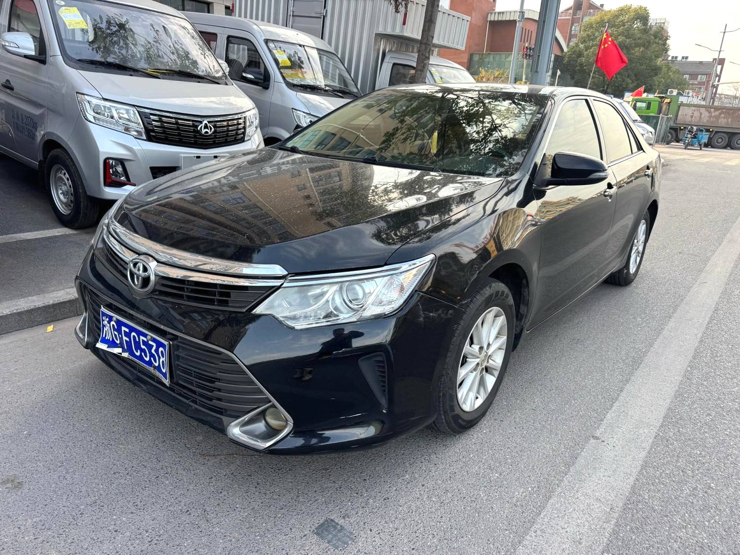 2015 TOYOTA Camry - Main View