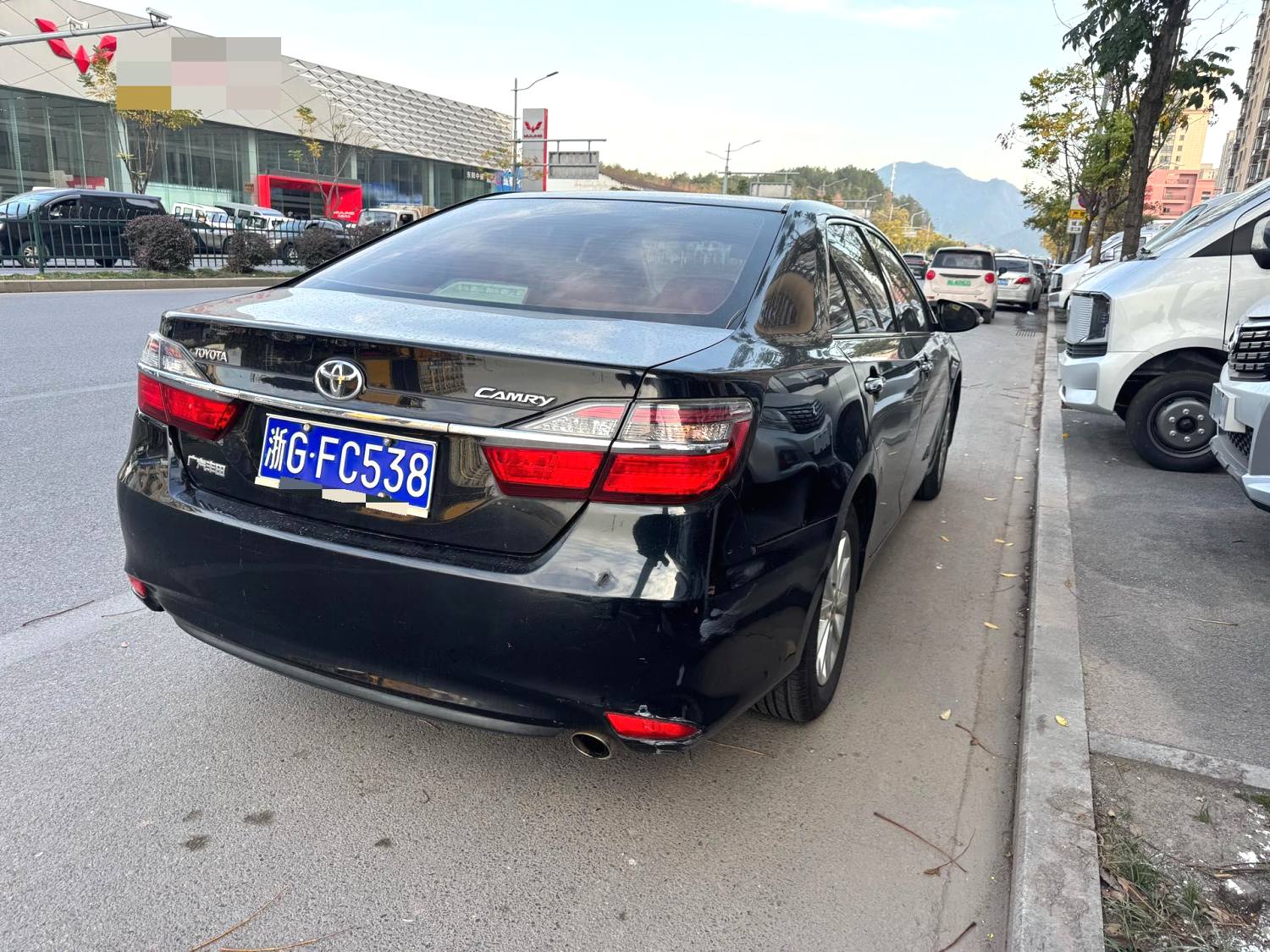 2015 TOYOTA Camry - Main View