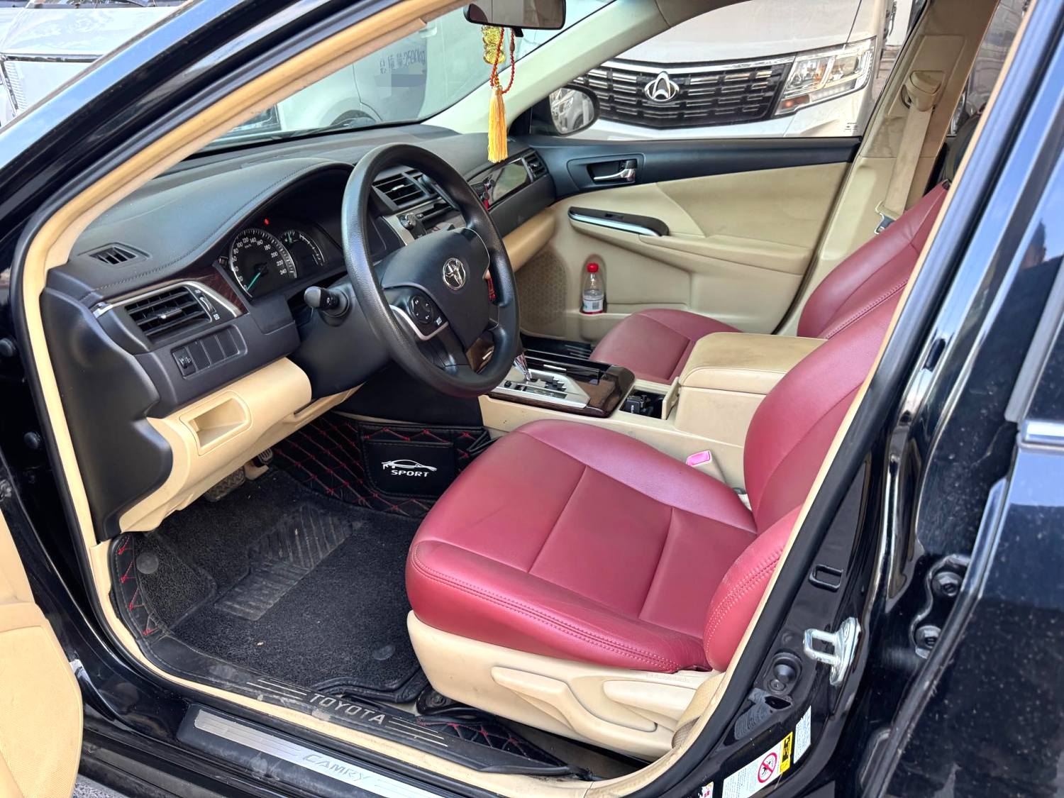 2015 TOYOTA Camry - Main View