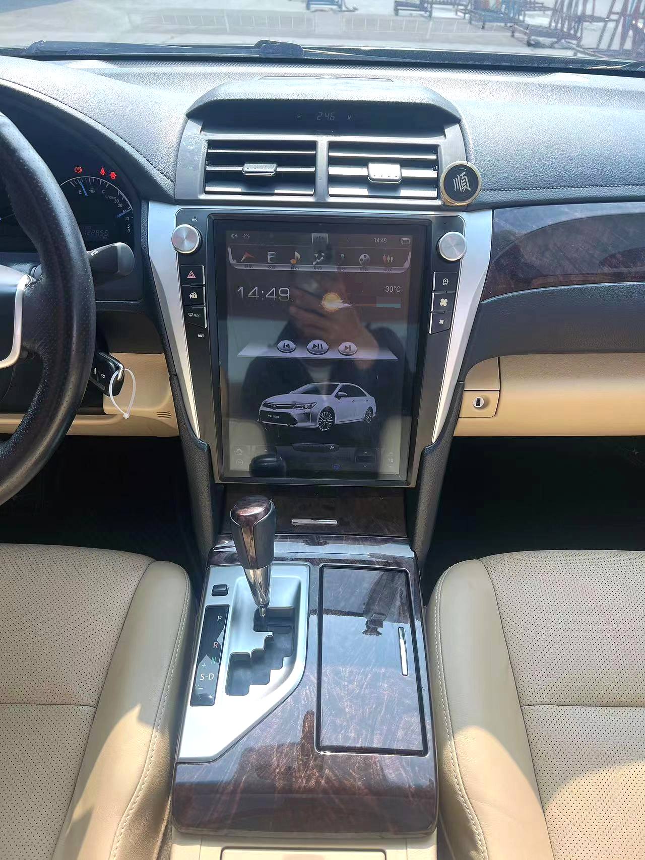 2016 TOYOTA Camry - Main View