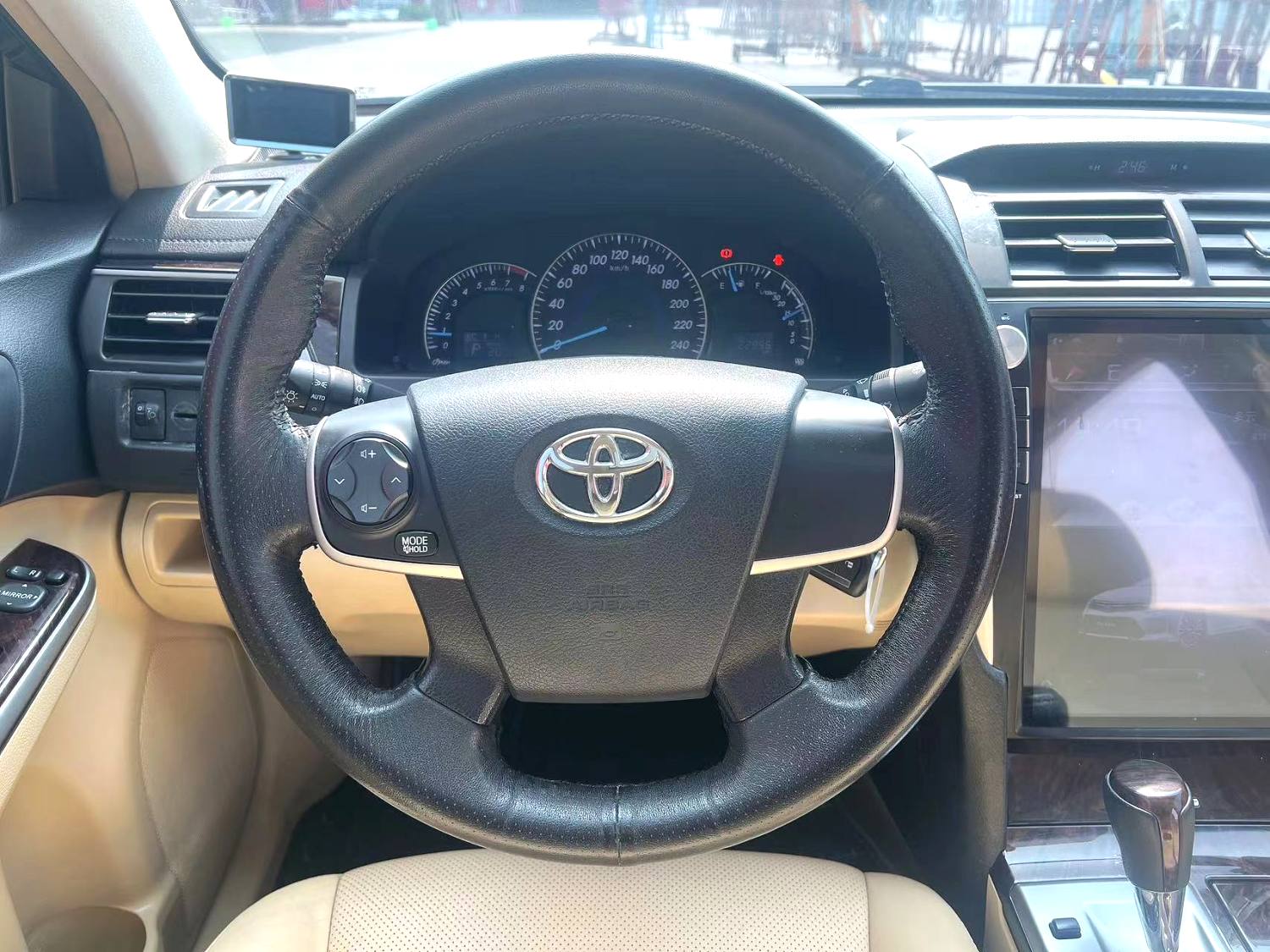 2016 TOYOTA Camry - Main View