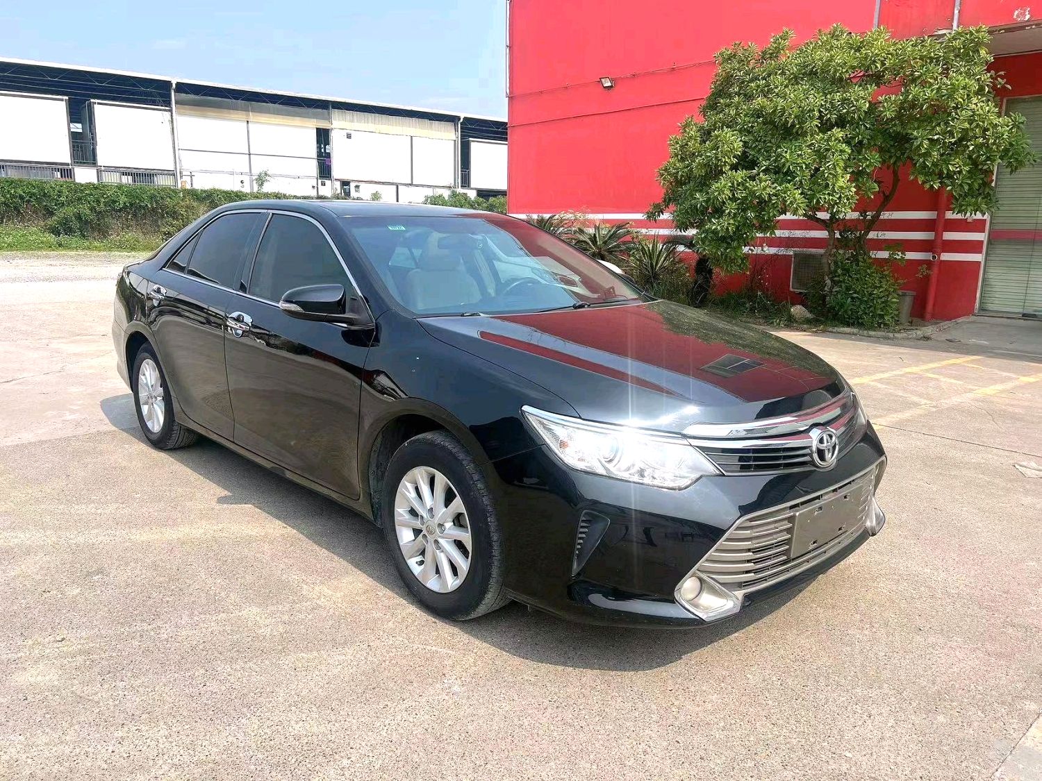 2016 TOYOTA Camry - Main View