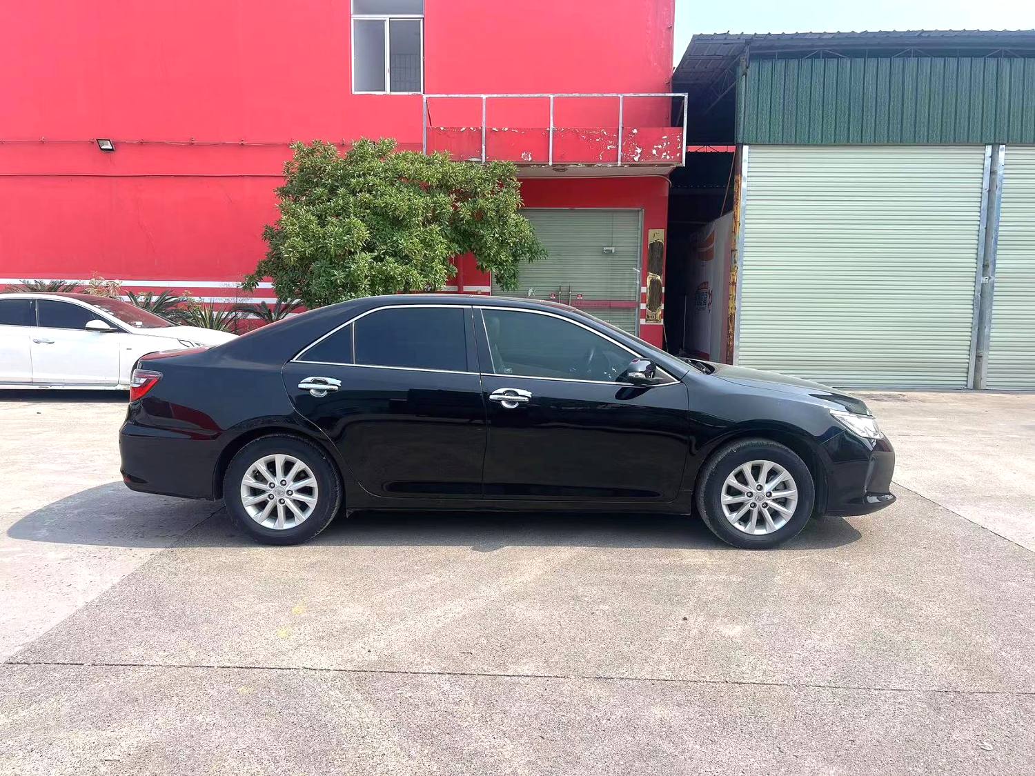 2016 TOYOTA Camry - Main View