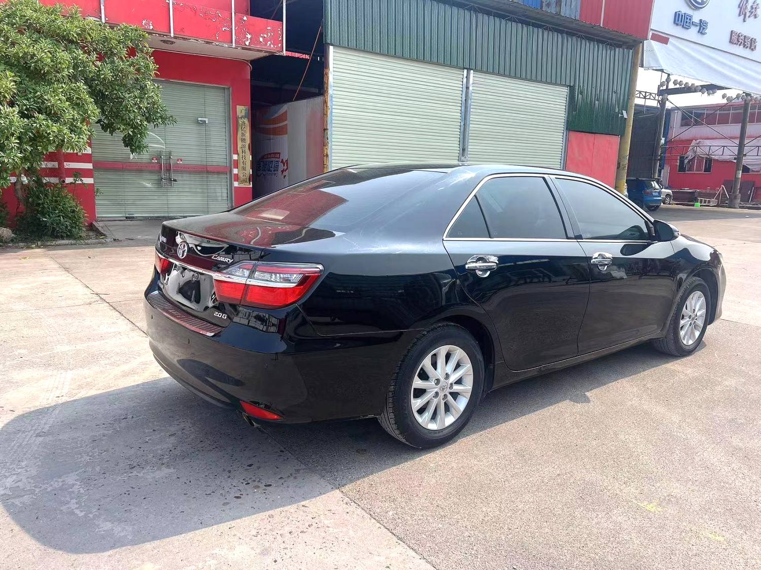 2016 TOYOTA Camry - Main View