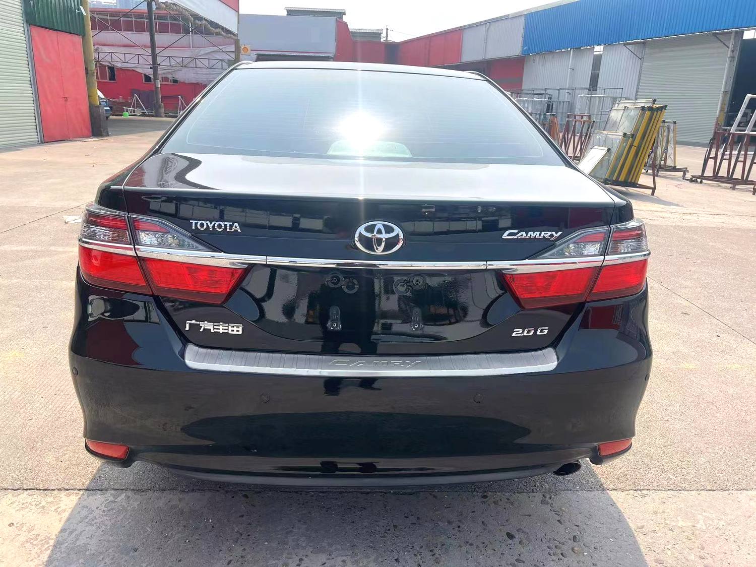2016 TOYOTA Camry - Main View
