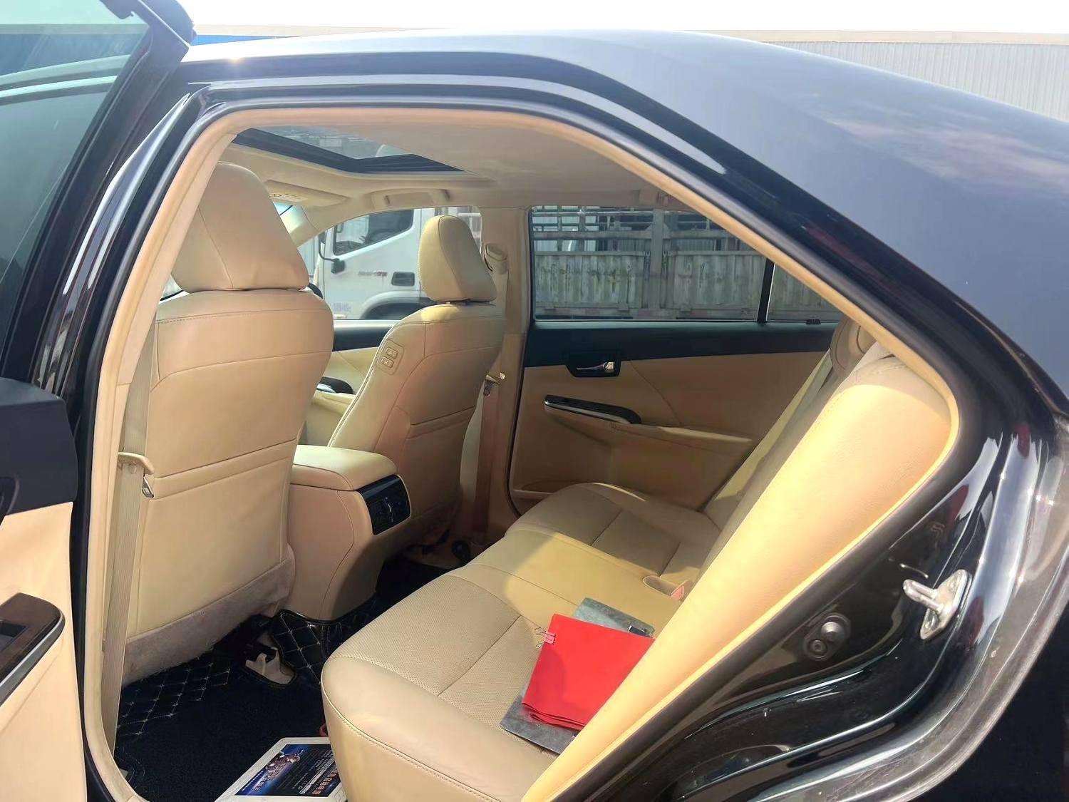 2016 TOYOTA Camry - Main View