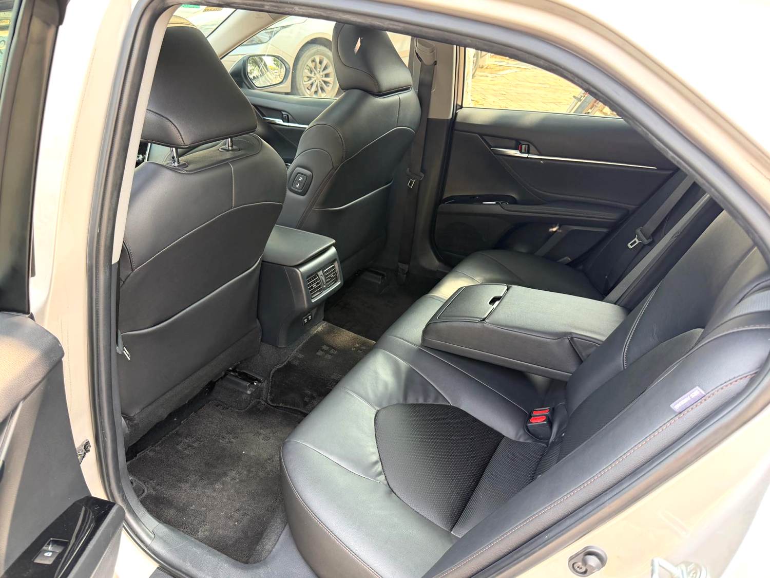 2018 TOYOTA Camry - Main View
