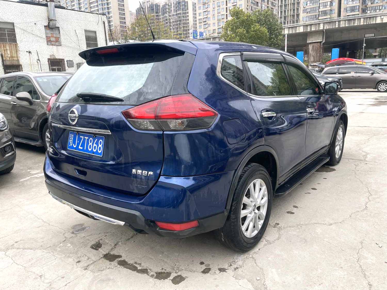 2017 Nissan X-TRAIL - Main View