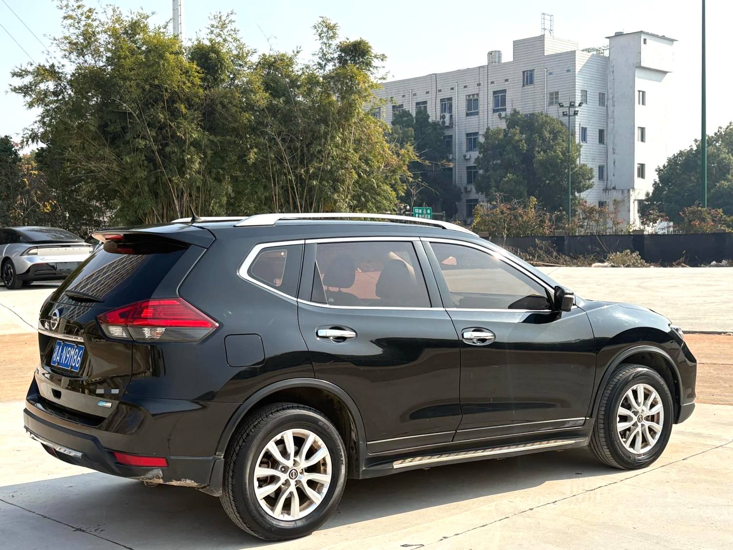 2018 Nissan X-TRAIL - Main View