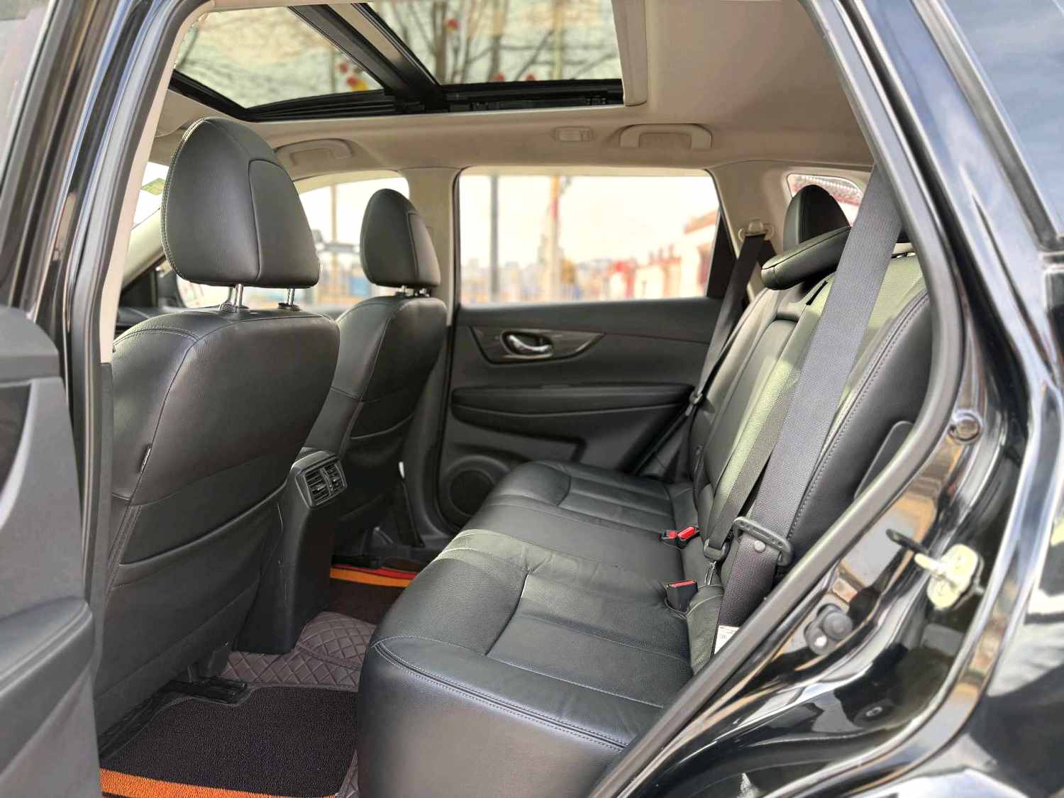 2017 Nissan X-TRAIL - Main View