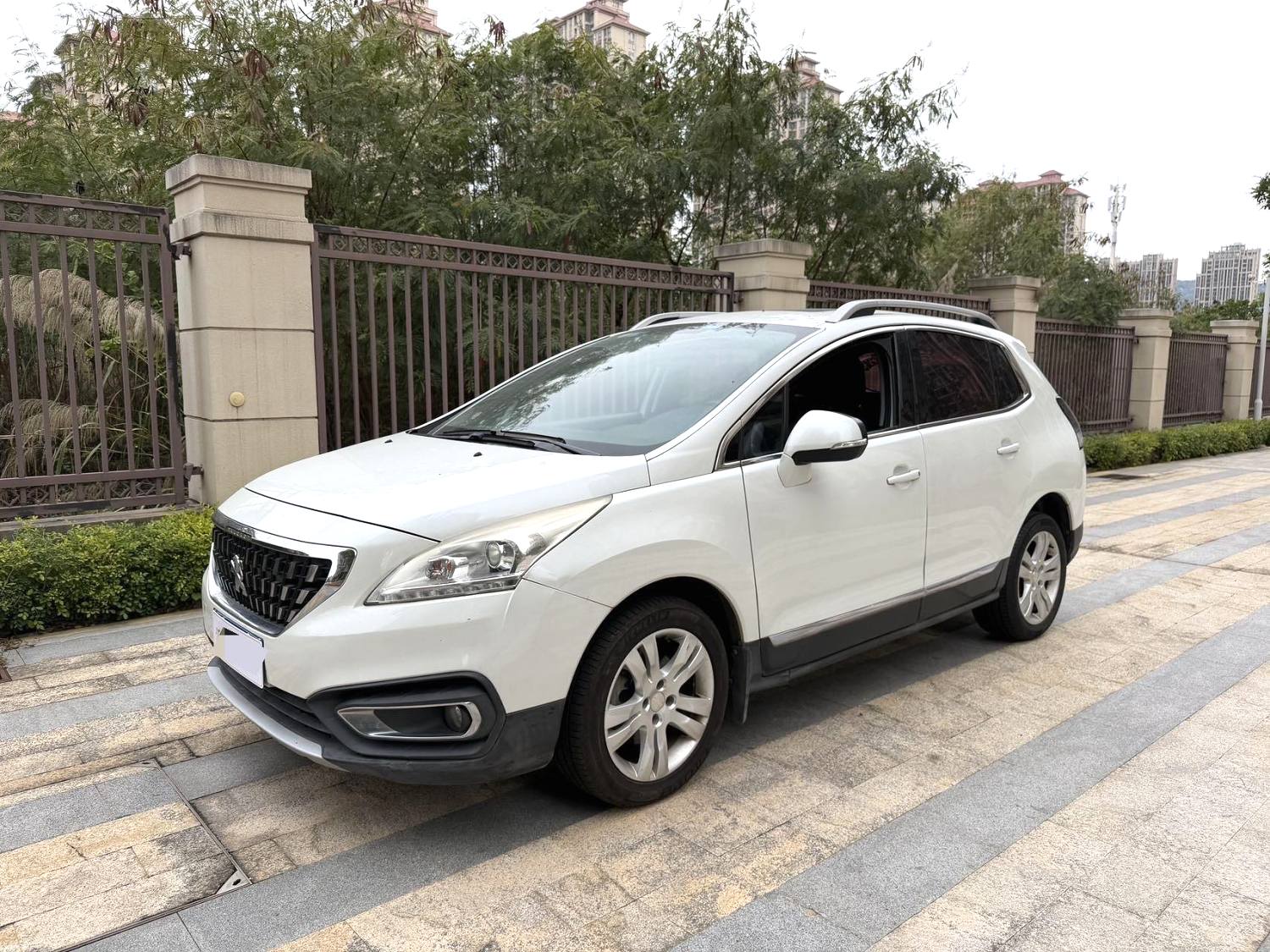 2017 Peugeot 3008 - Main View
