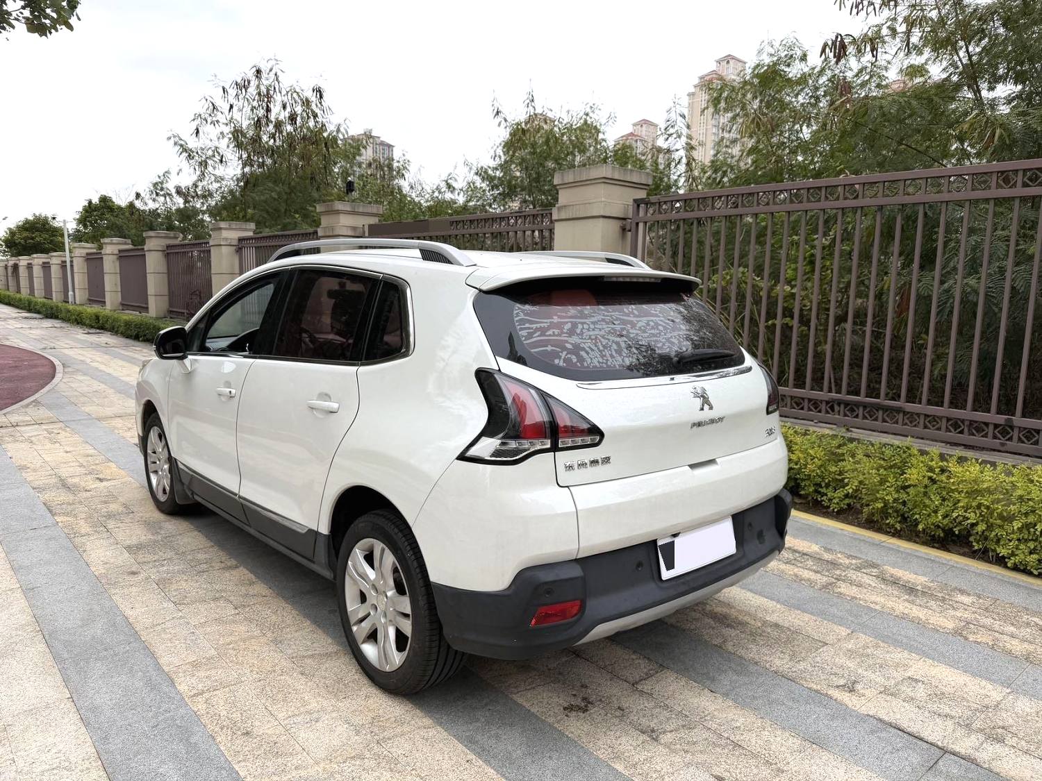 2017 Peugeot 3008 - Main View