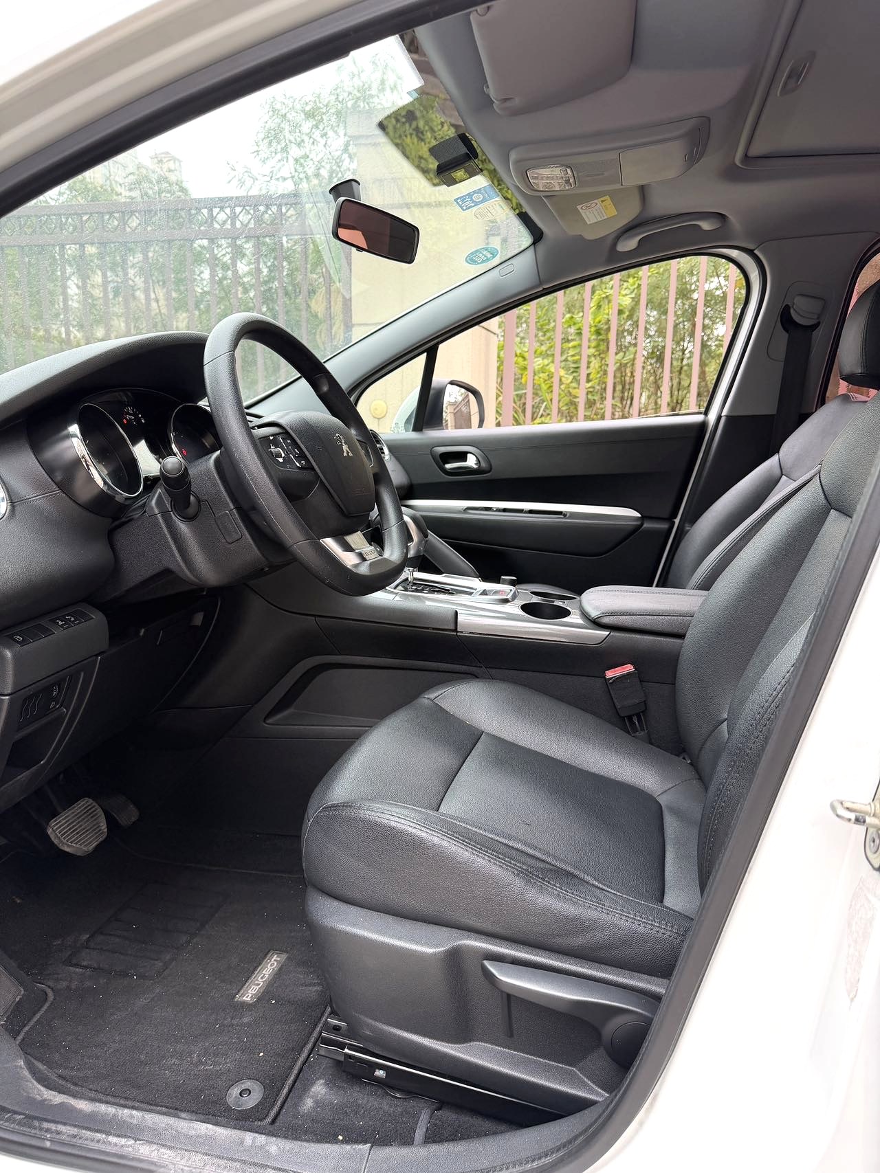 2017 Peugeot 3008 - Main View