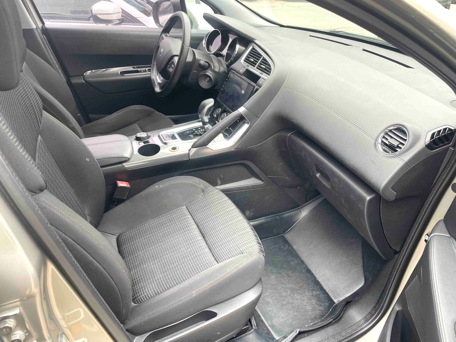 2018 Peugeot 3008 - Main View
