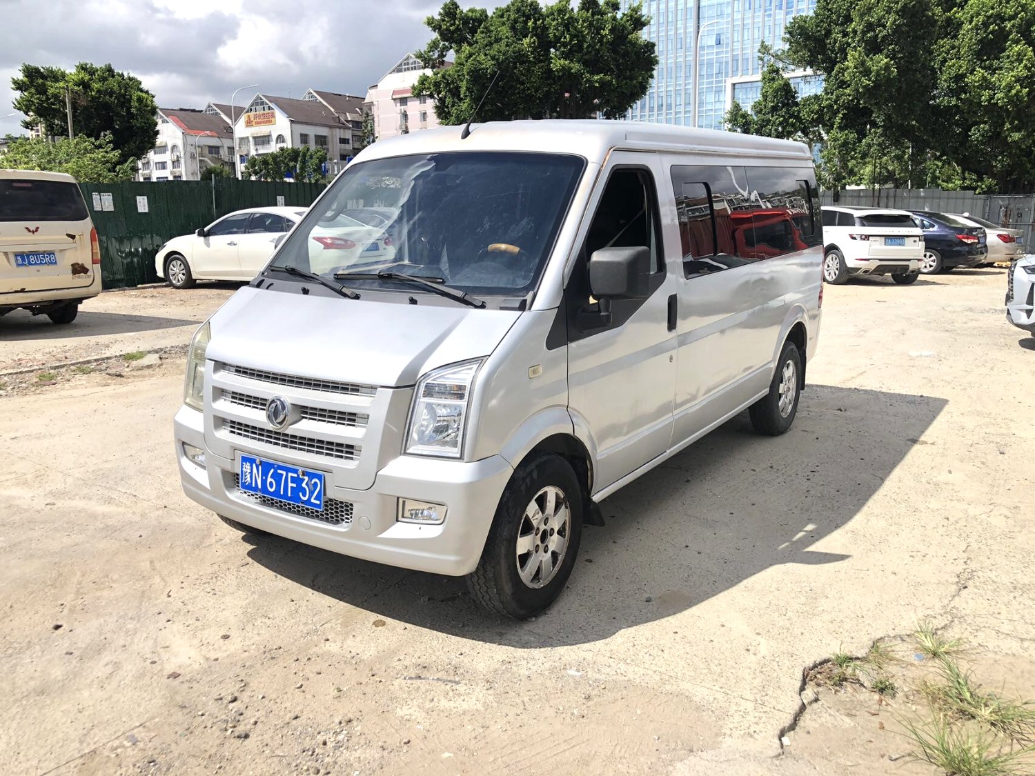 2016 Dongfeng C37 - Main View