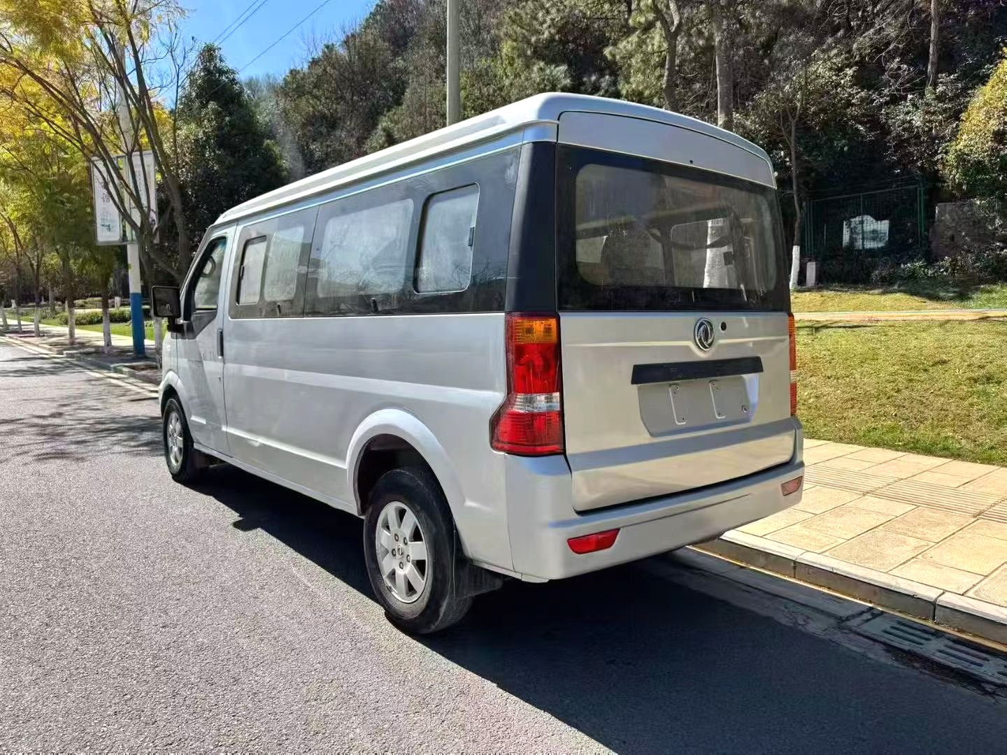 2017 Dongfeng C37 - Main View
