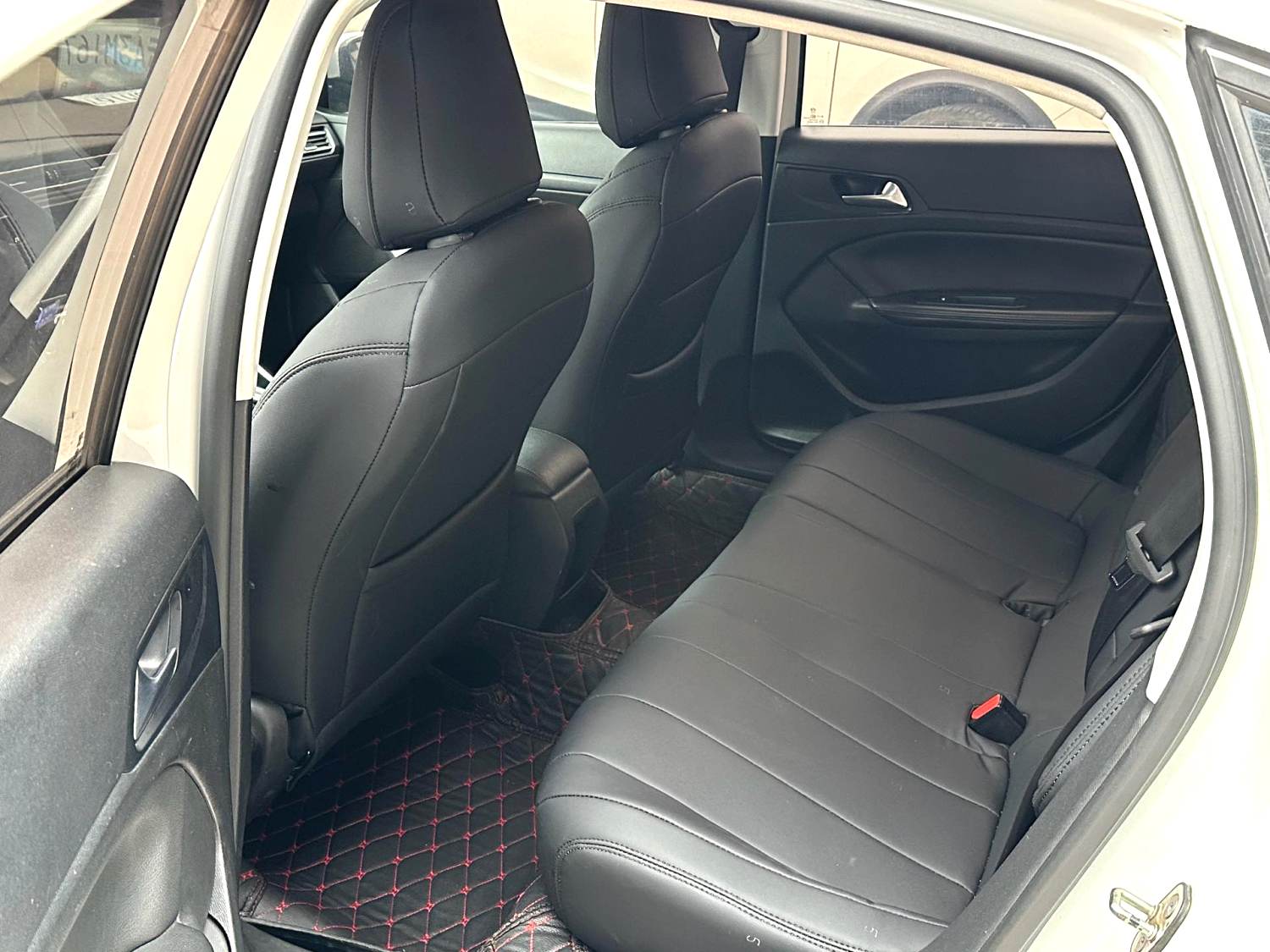 2018 Peugeot 308 - Main View