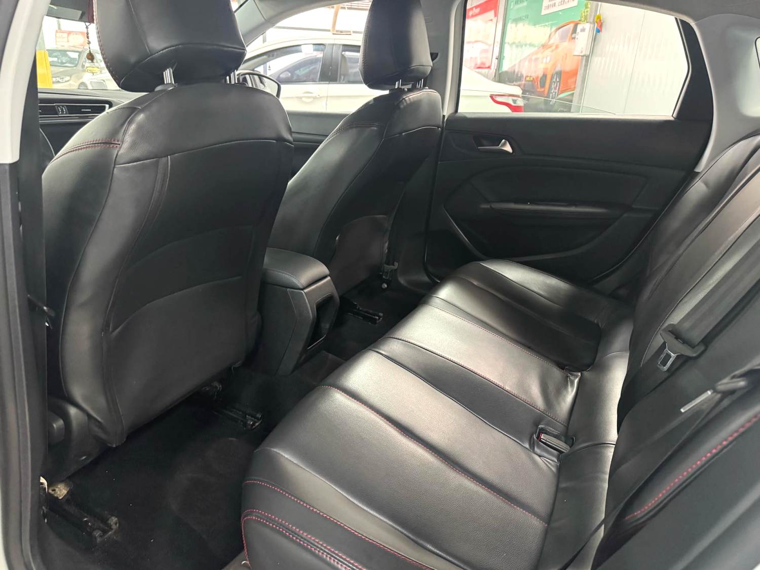 2018 Peugeot 308 - Main View
