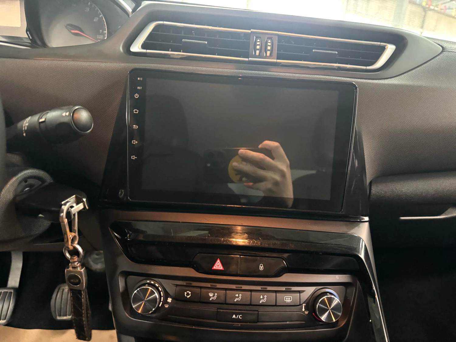 2018 Peugeot 308 - Main View