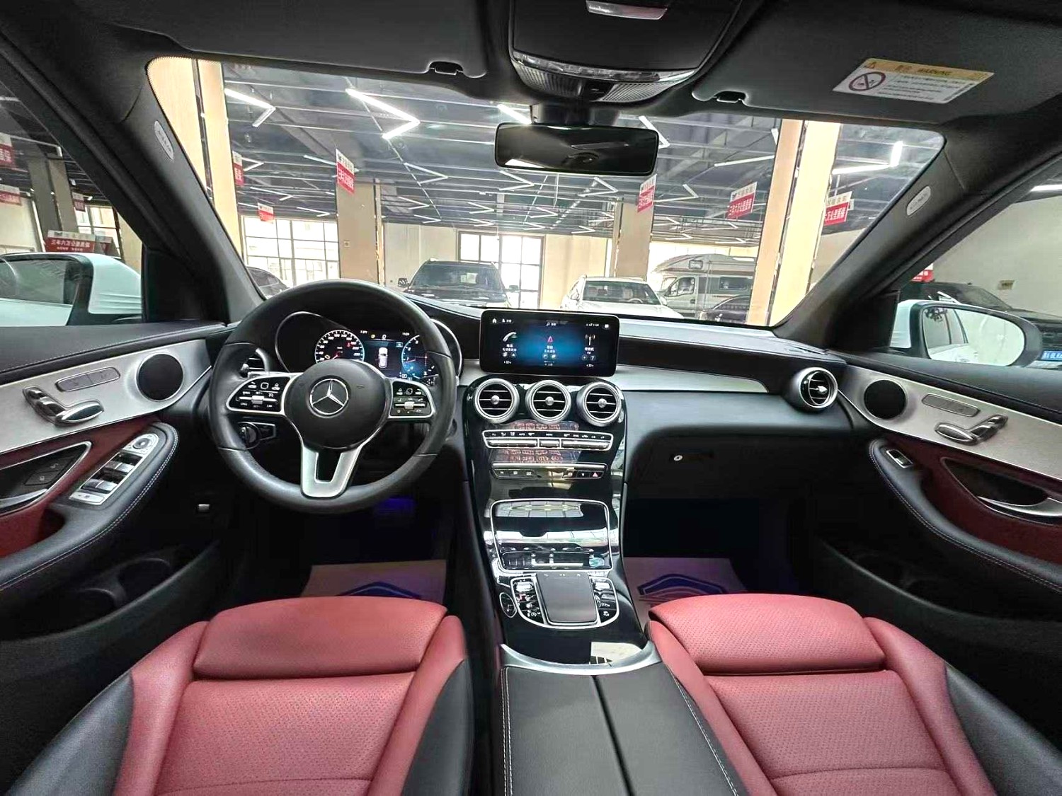 2022 Benz GLC 260L - Main View