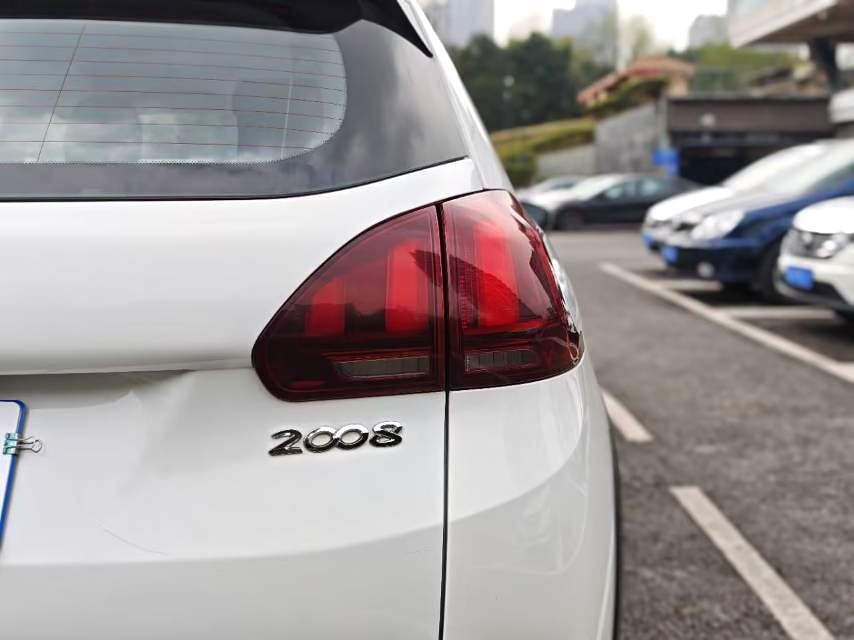 2018 Peugeot 2008 - Main View