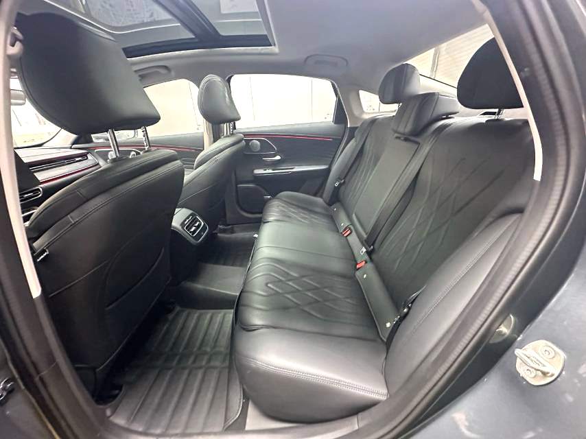2025 Geely Arrizo8 Pro - Main View
