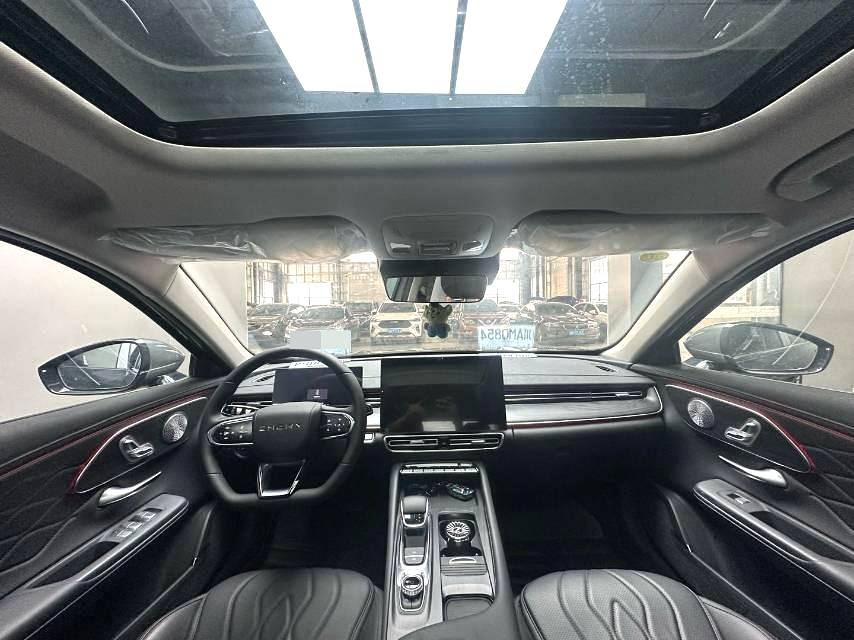 2025 Geely Arrizo8 Pro - Main View