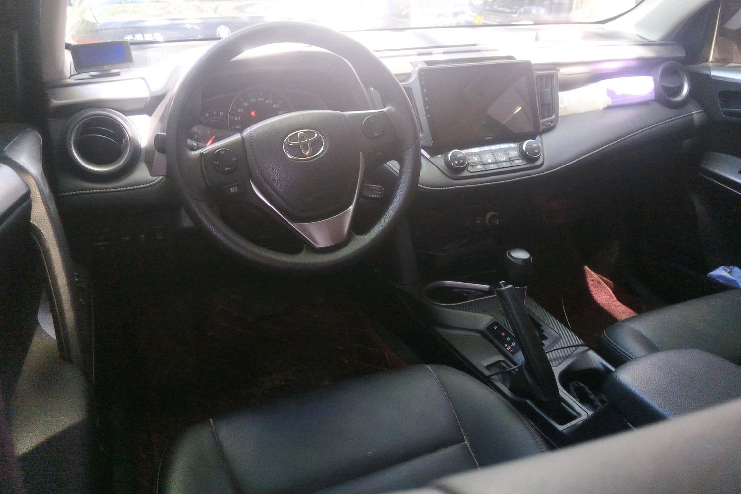 2016 Toyota RAV4 - Main View
