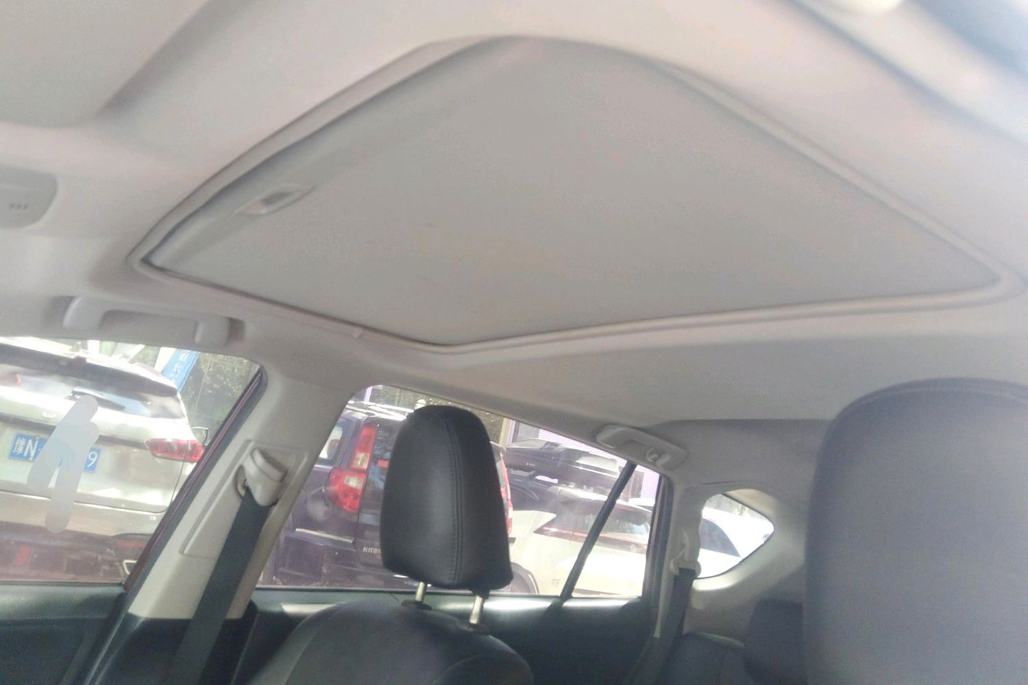 2016 Toyota RAV4 - Main View
