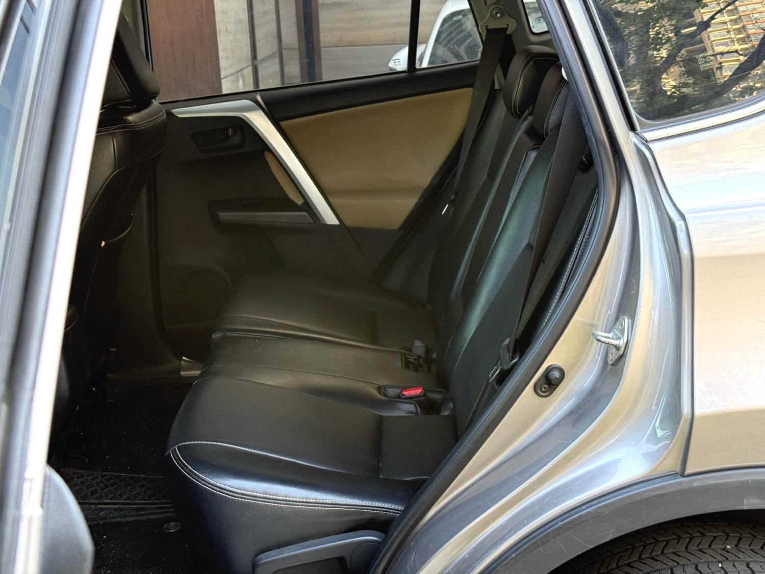 2017 Toyota RAV4 - Main View