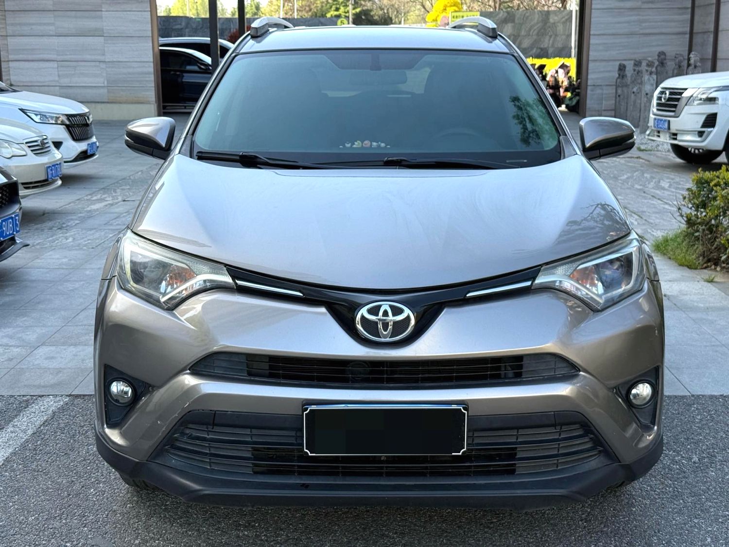2017 Toyota RAV4 - Main View