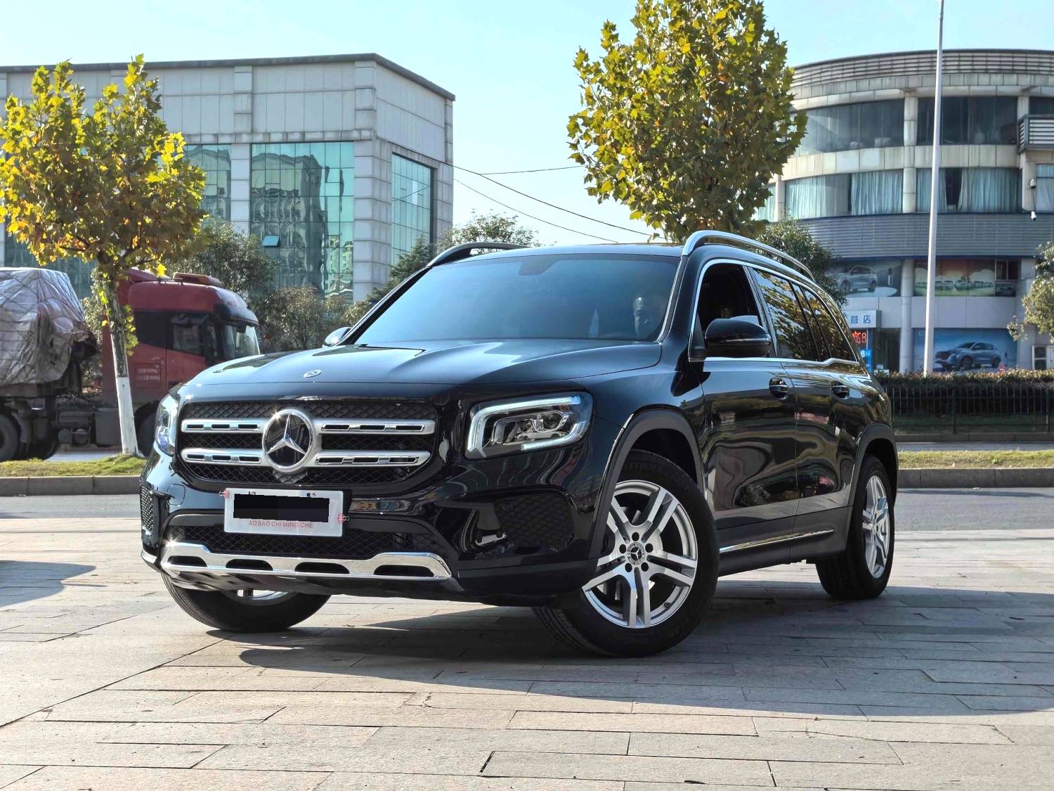 2022 Benz GLB 200 - Main View