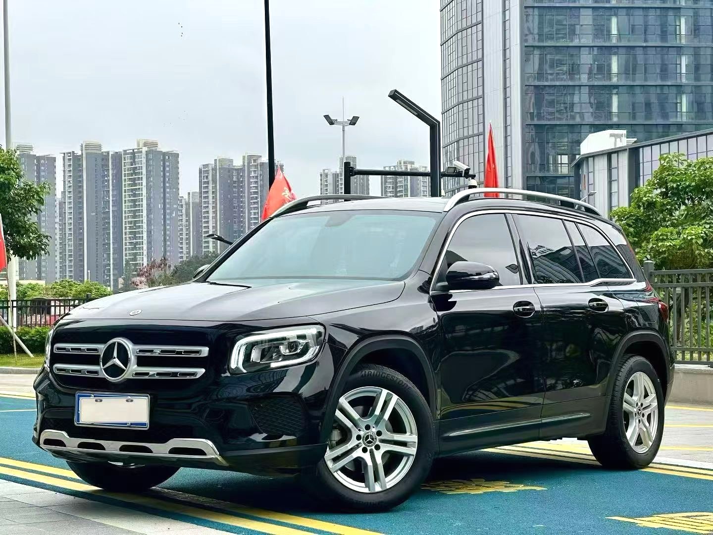 2022 Benz GLB 200 - Main View
