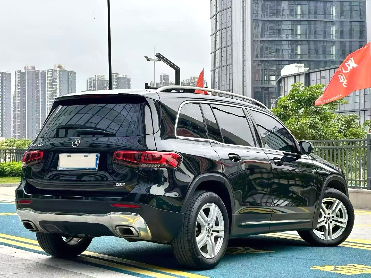 2022 Benz GLB 200 - Main View