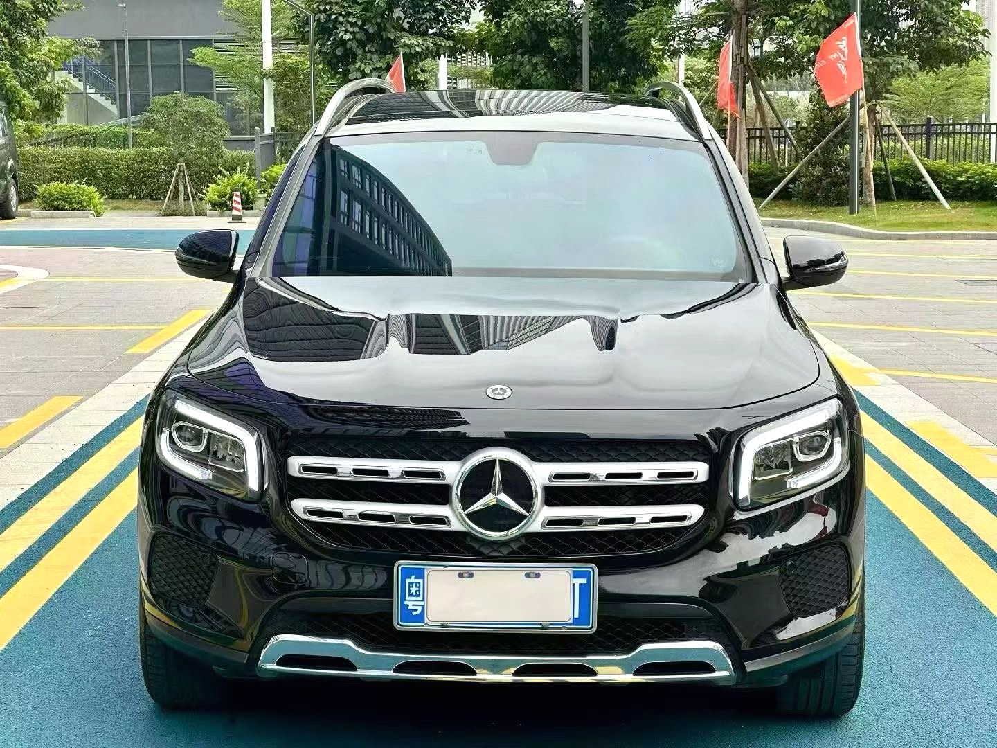 2022 Benz GLB 200 - Main View